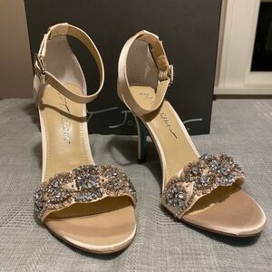 Betsey Johnson “Gina” in champagne with blue soles size 7 Strappy high heels new